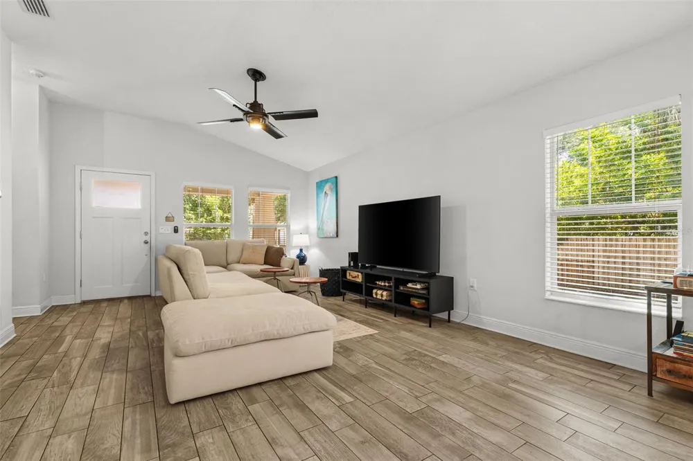 325 WISCONSIN COURT S St Petersburg, FL 33705