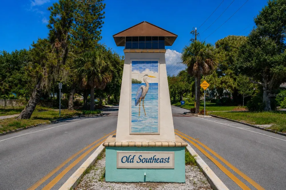 325 WISCONSIN COURT S St Petersburg, FL 33705