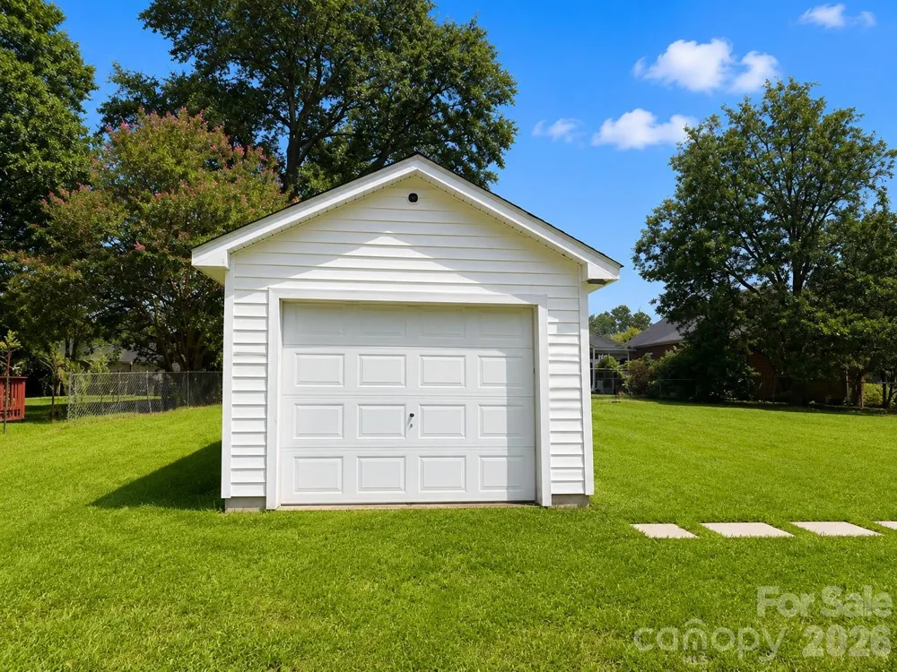 302 S Myrtle School Road Gastonia, NC 28052