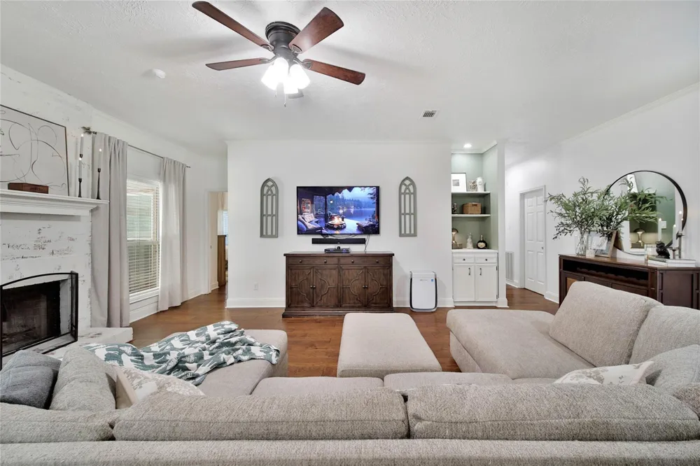 34605 Kara Lane Pinehurst, TX 77362
