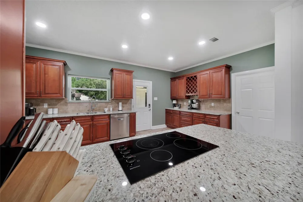 34605 Kara Lane Pinehurst, TX 77362