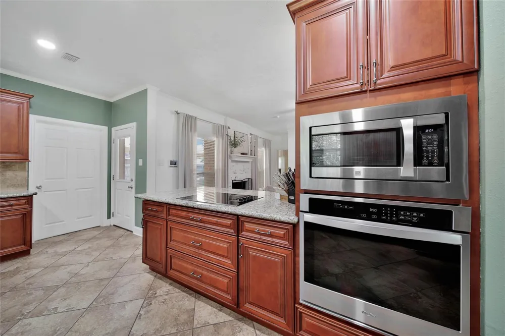 34605 Kara Lane Pinehurst, TX 77362