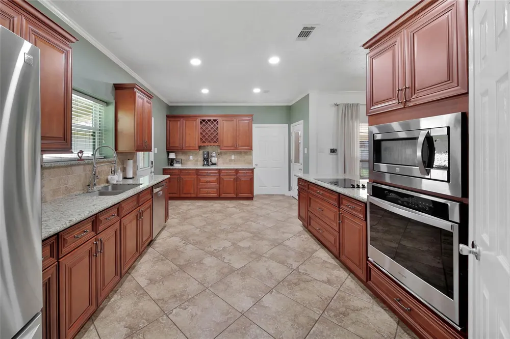 34605 Kara Lane Pinehurst, TX 77362