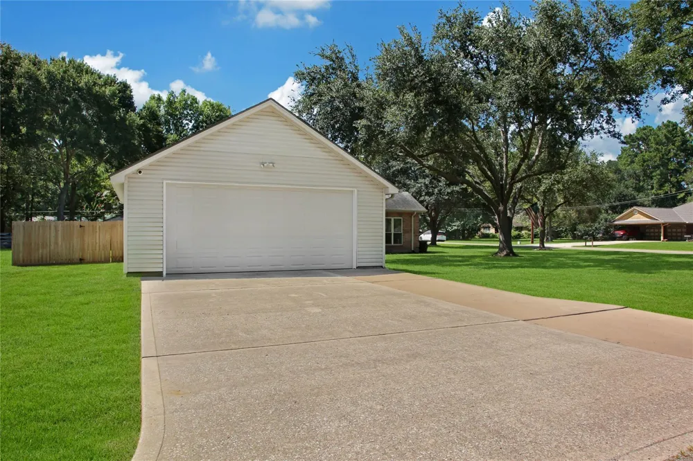 34605 Kara Lane Pinehurst, TX 77362