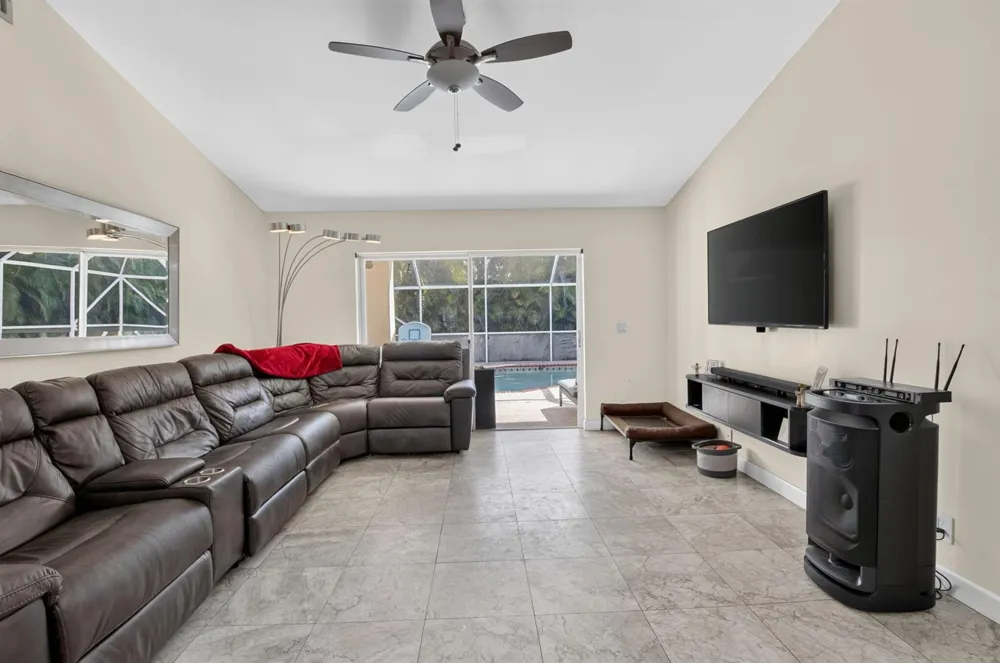 19600 Sea Pines Way Boca Raton, FL 33498
