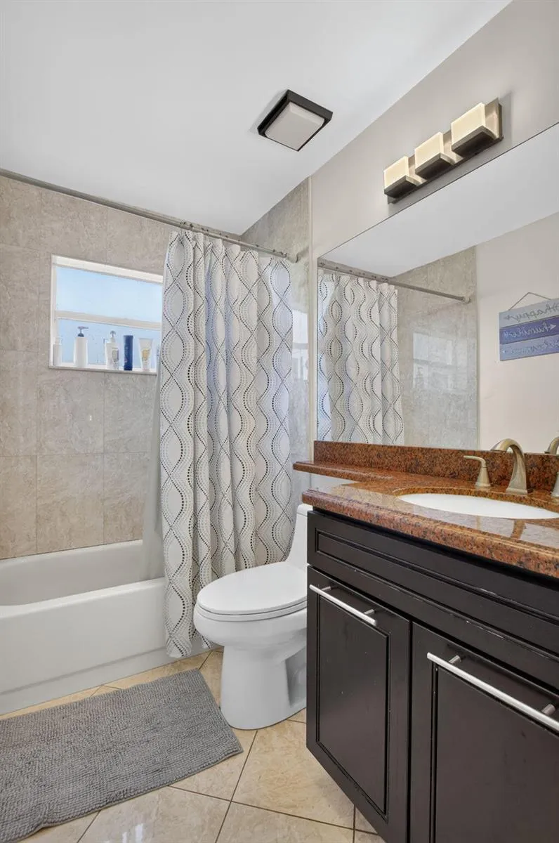 19600 Sea Pines Way Boca Raton, FL 33498