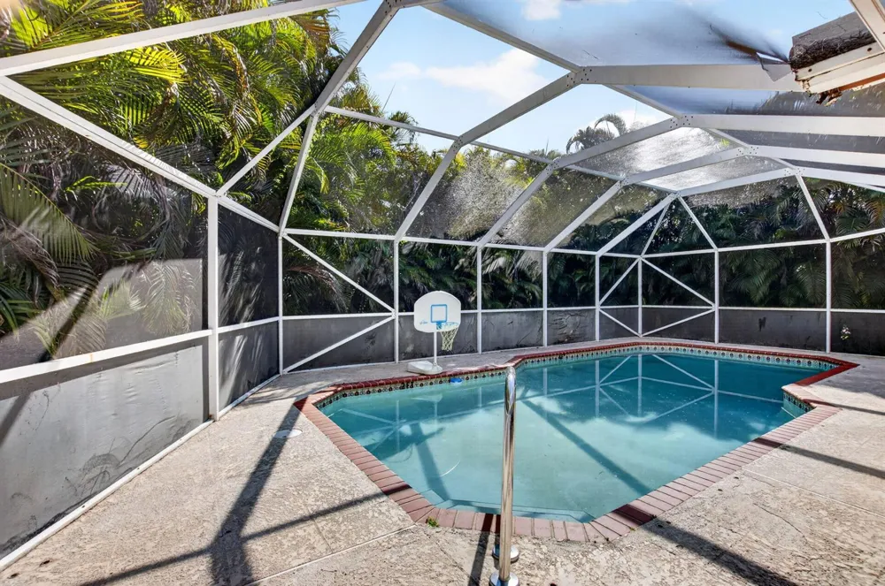 19600 Sea Pines Way Boca Raton, FL 33498