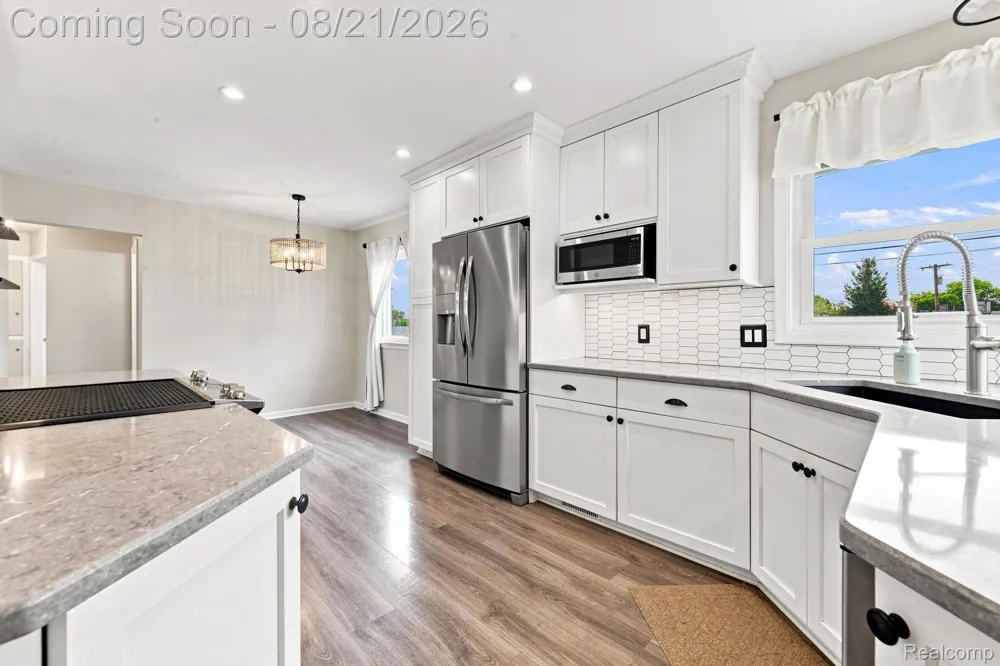 2465 Marian Drive Trenton City, MI 48183