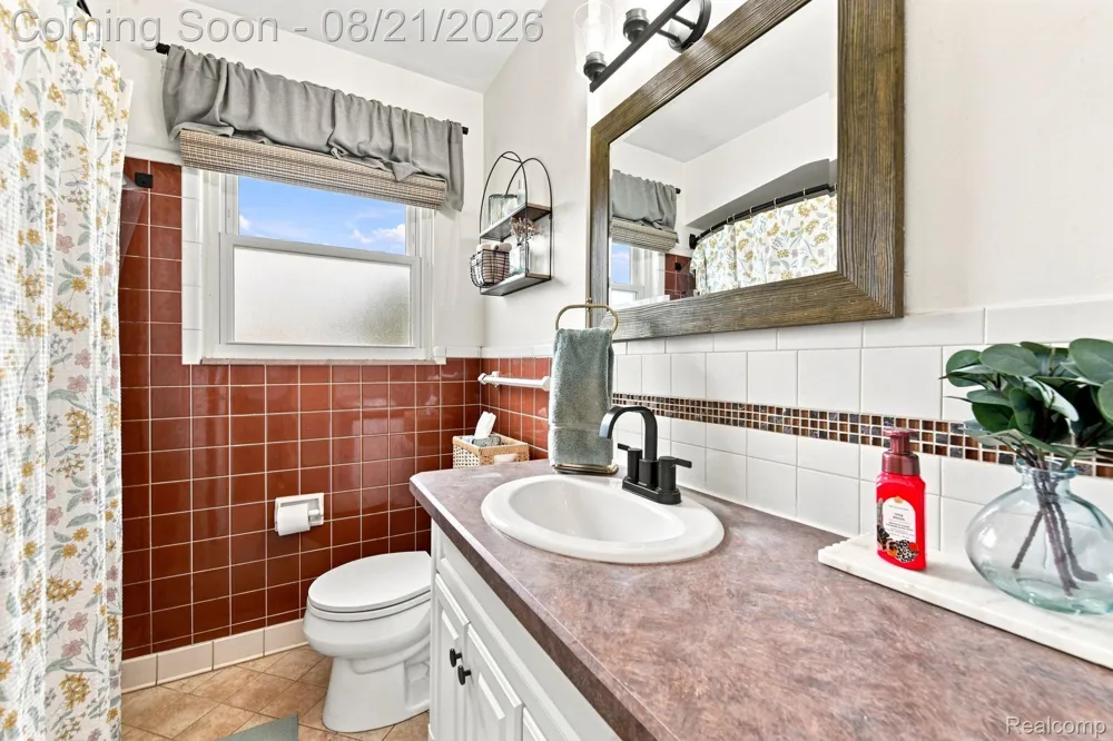 2465 Marian Drive Trenton City, MI 48183