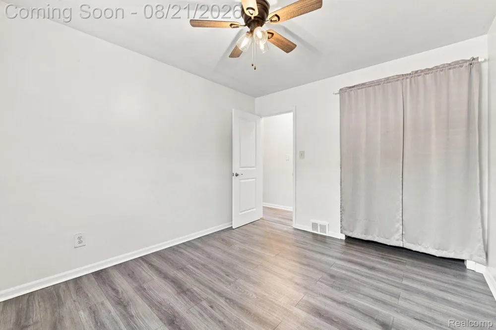 2465 Marian Drive Trenton City, MI 48183