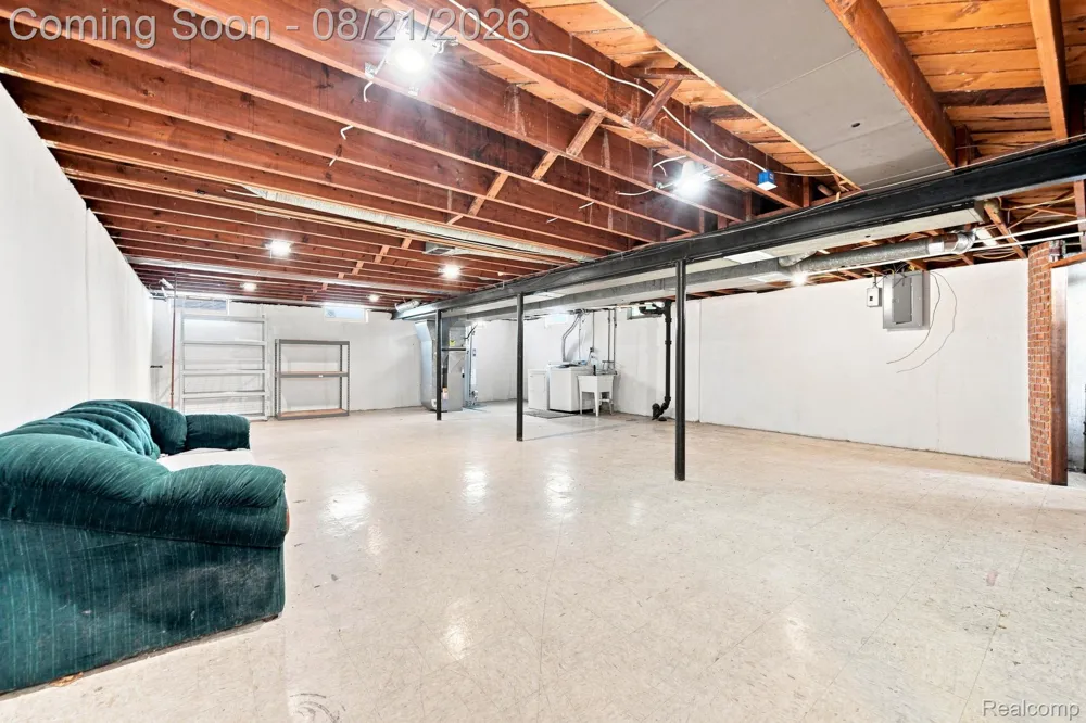 2465 Marian Drive Trenton City, MI 48183