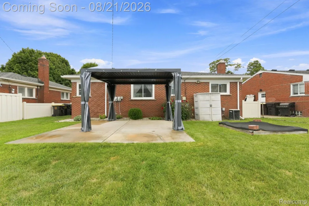 2465 Marian Drive Trenton City, MI 48183