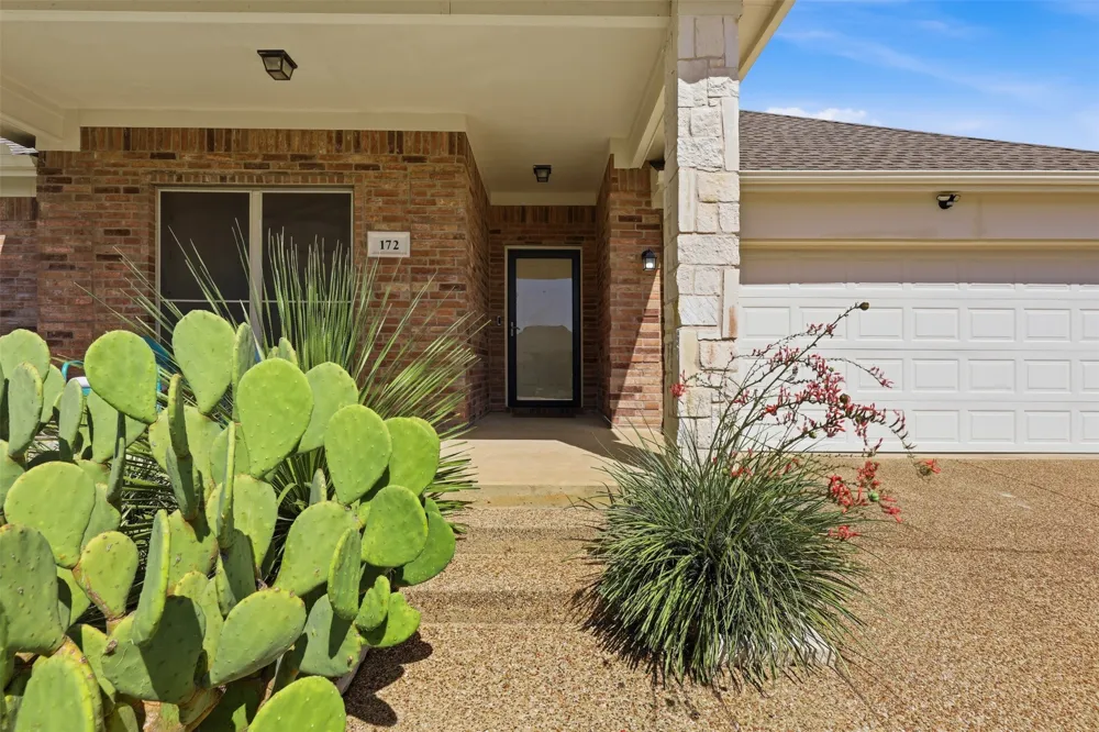 172 Overland Trail Willow Park, TX 76087