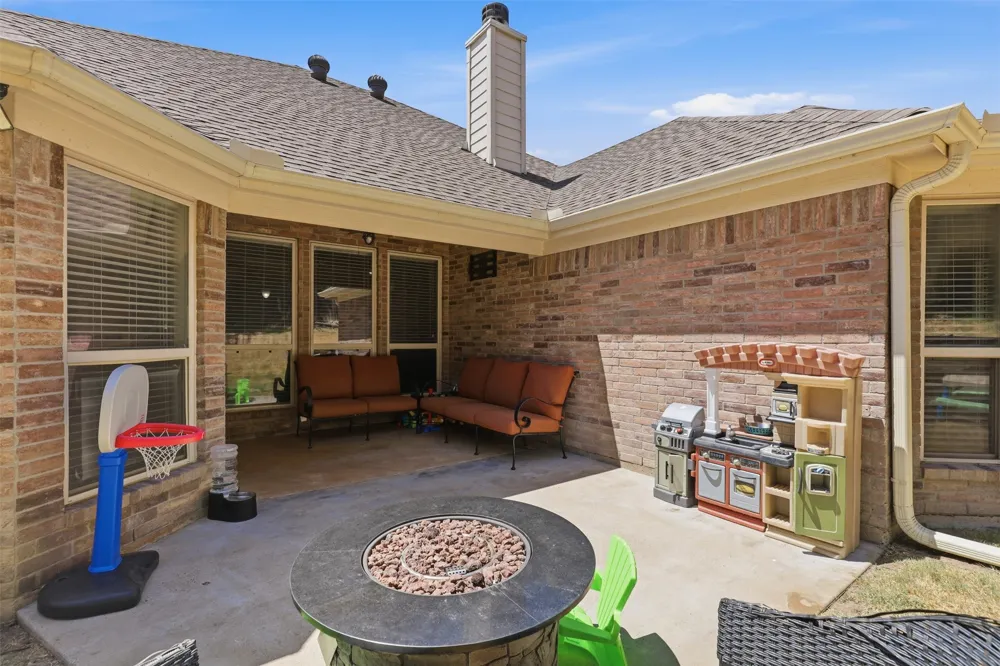 172 Overland Trail Willow Park, TX 76087