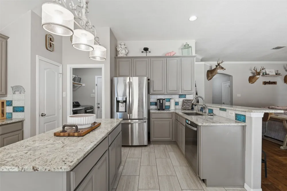 172 Overland Trail Willow Park, TX 76087