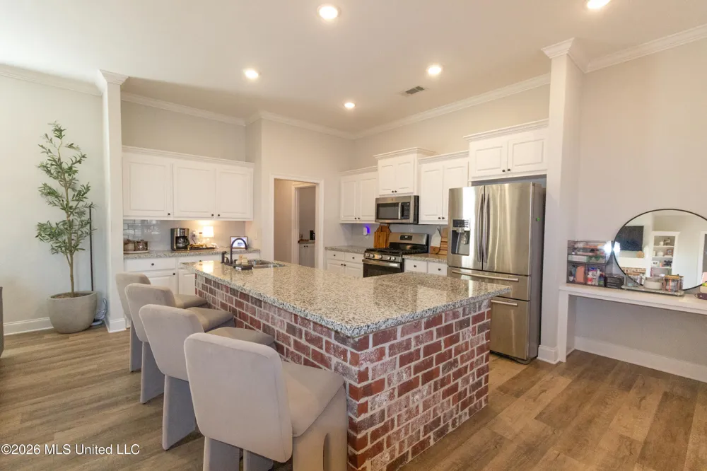 115 Chartleigh Circle Canton, MS 39046
