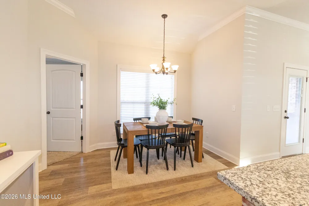 115 Chartleigh Circle Canton, MS 39046