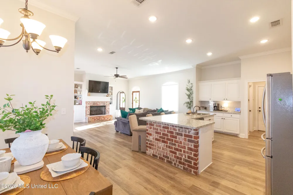 115 Chartleigh Circle Canton, MS 39046