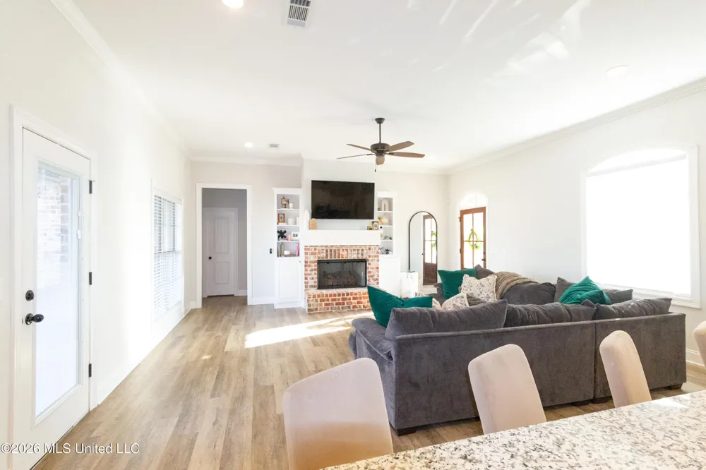 115 Chartleigh Circle Canton, MS 39046