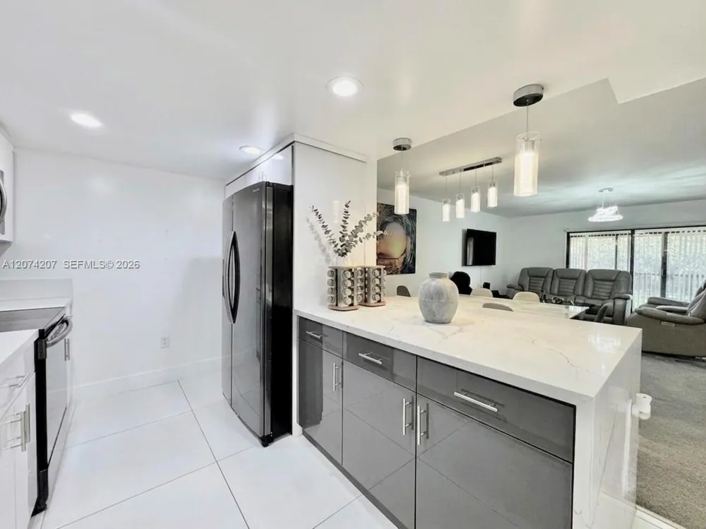 3432 NW 86th Way #201 Sunrise, FL 33351