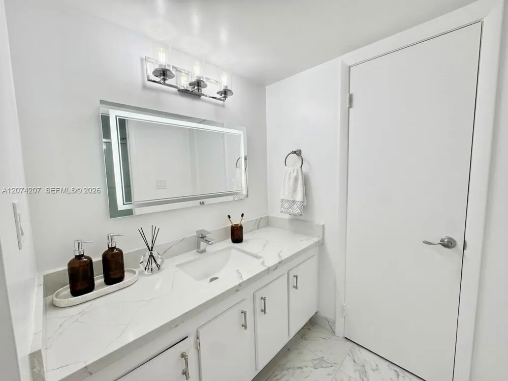 3432 NW 86th Way #201 Sunrise, FL 33351