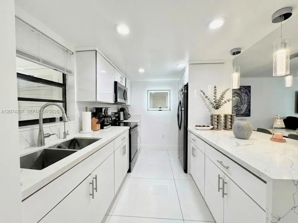 3432 NW 86th Way #201 Sunrise, FL 33351