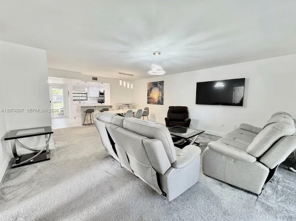 3432 NW 86th Way #201 Sunrise, FL 33351