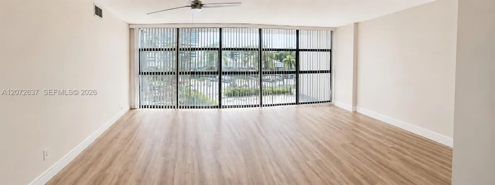 600 Parkview Dr #224 Hallandale Beach, FL 33009