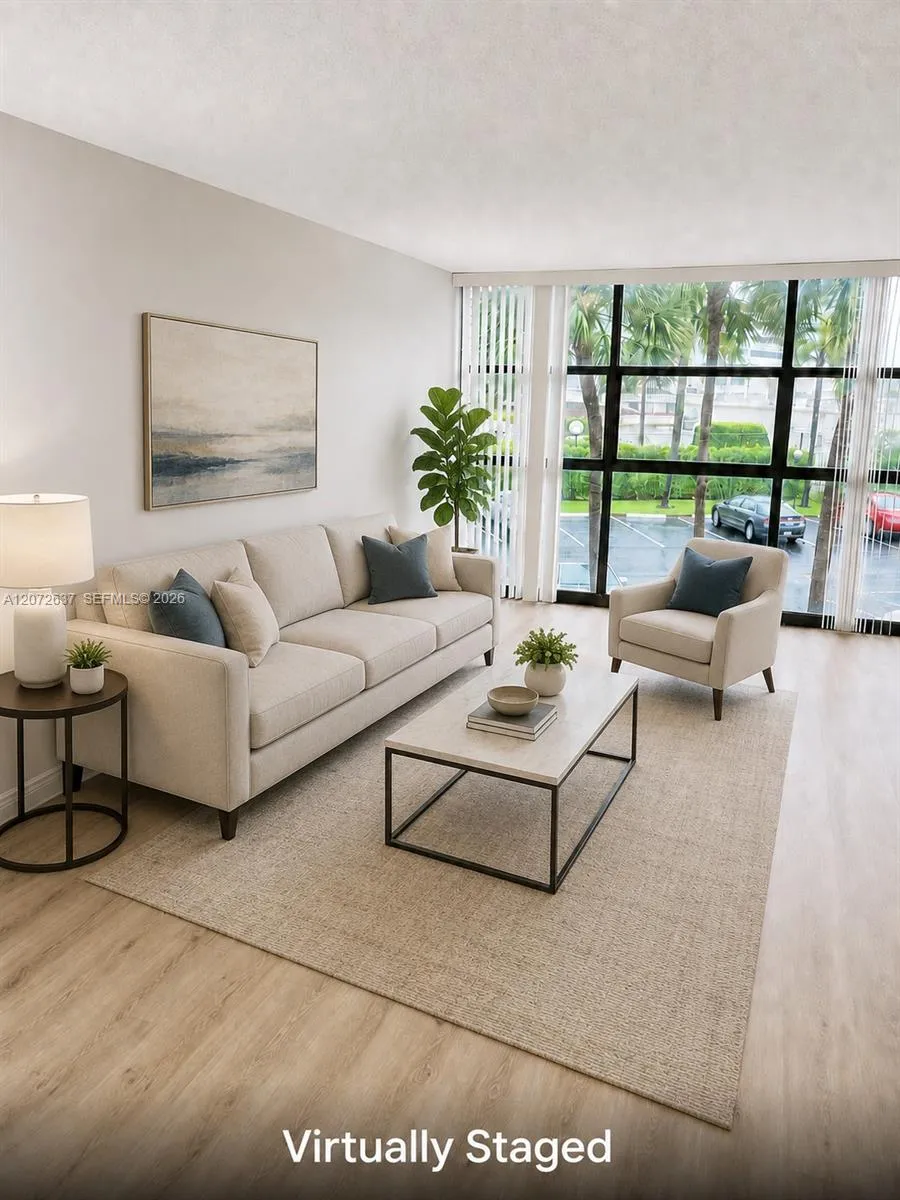 600 Parkview Dr #224 Hallandale Beach, FL 33009