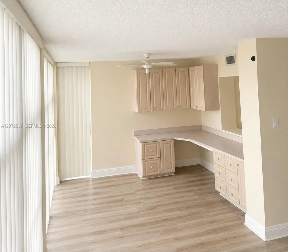 600 Parkview Dr #224 Hallandale Beach, FL 33009