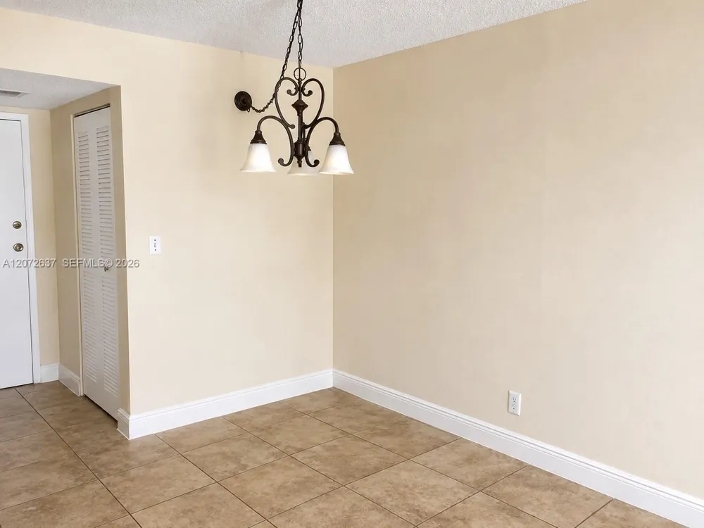 600 Parkview Dr #224 Hallandale Beach, FL 33009