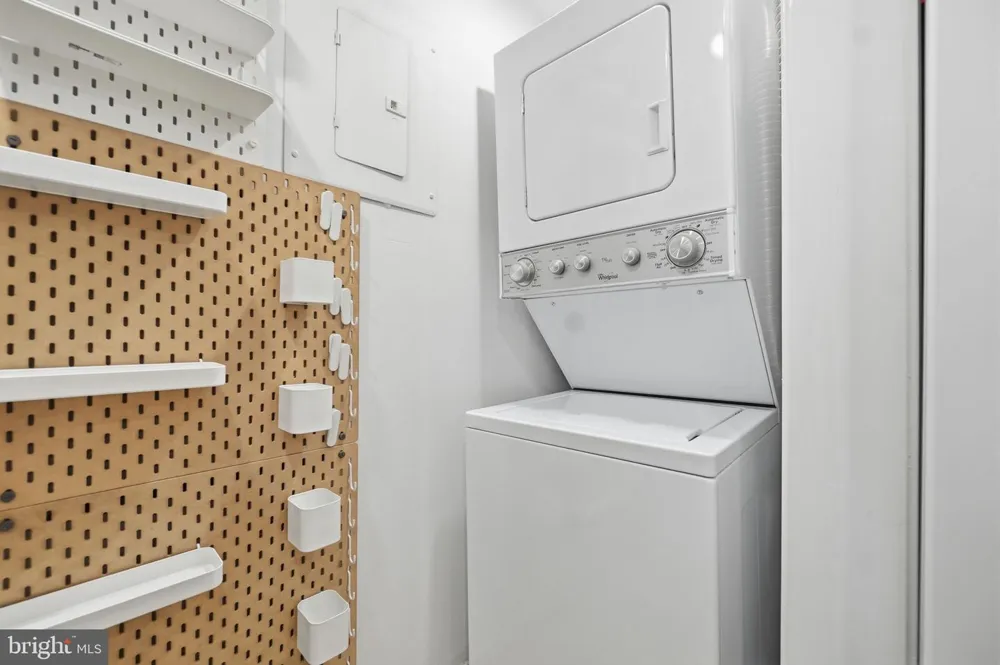 3310 WYNDHAM CIRCLE #313 Alexandria, VA 22302