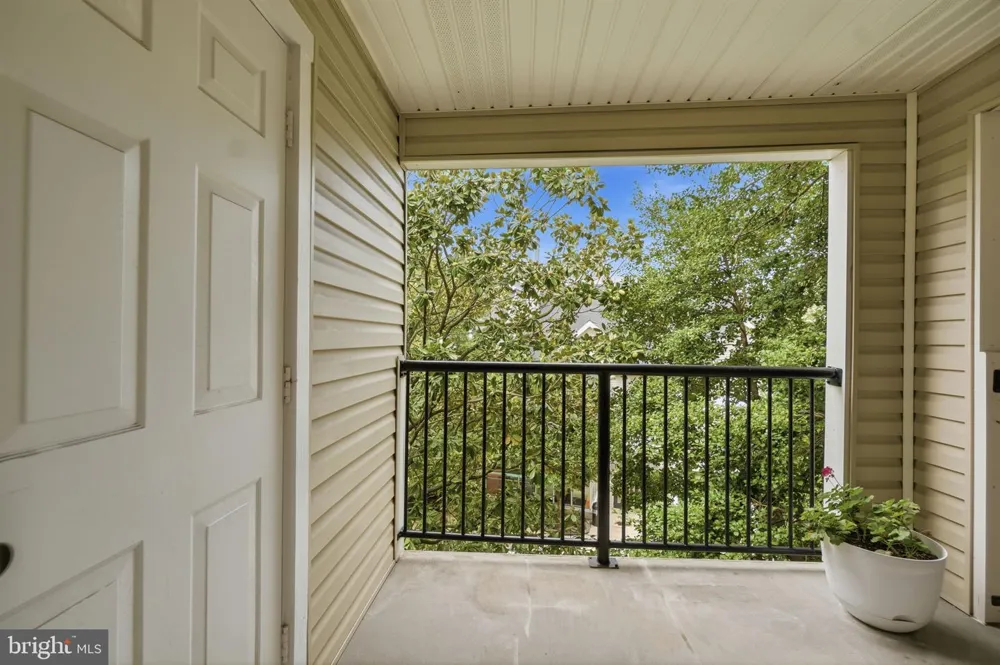 3310 WYNDHAM CIRCLE #313 Alexandria, VA 22302