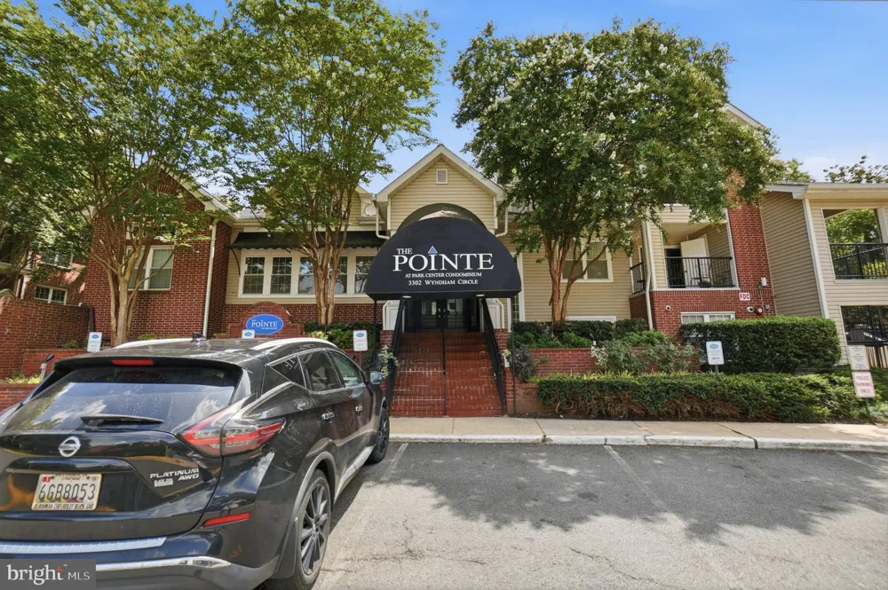 3310 WYNDHAM CIRCLE #313 Alexandria, VA 22302
