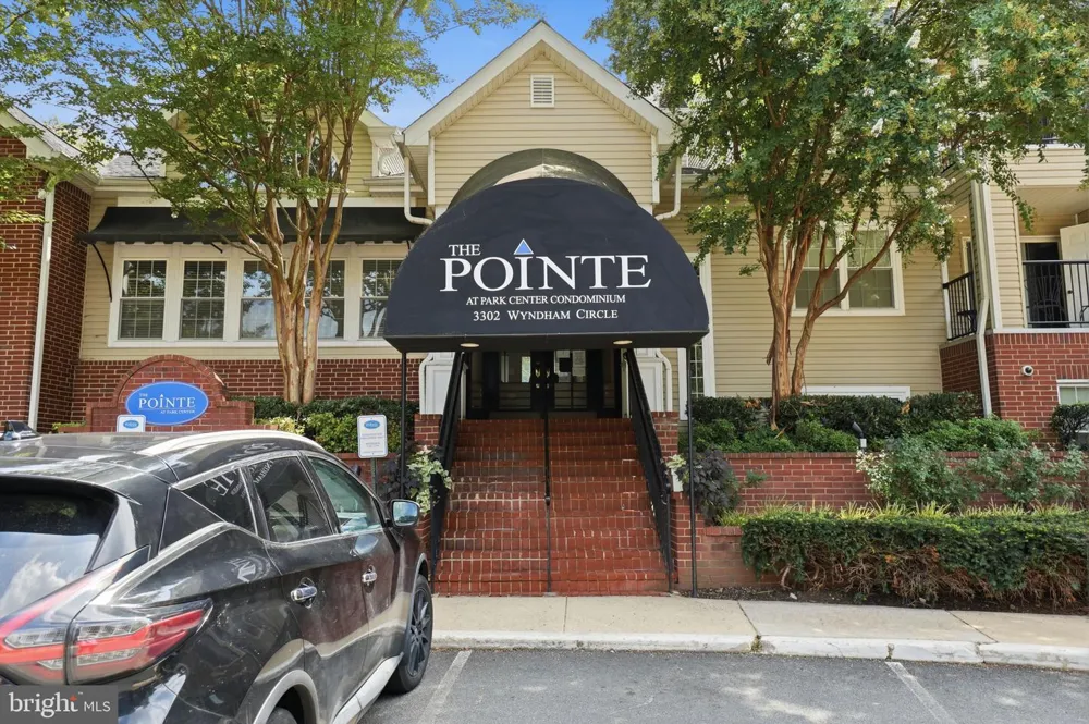 3310 WYNDHAM CIRCLE #313 Alexandria, VA 22302