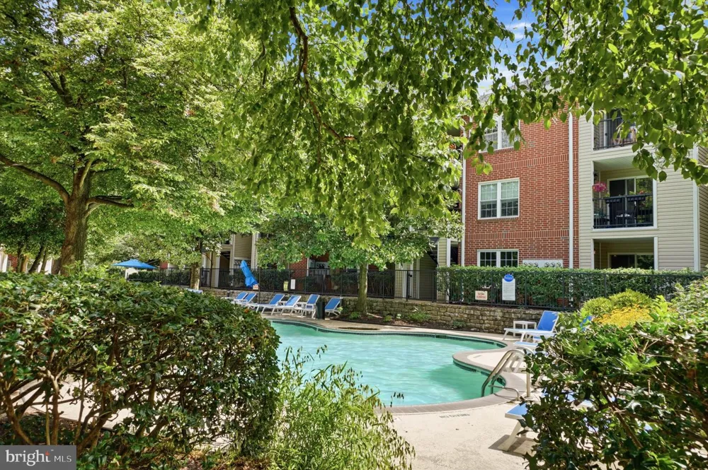 3310 WYNDHAM CIRCLE #313 Alexandria, VA 22302