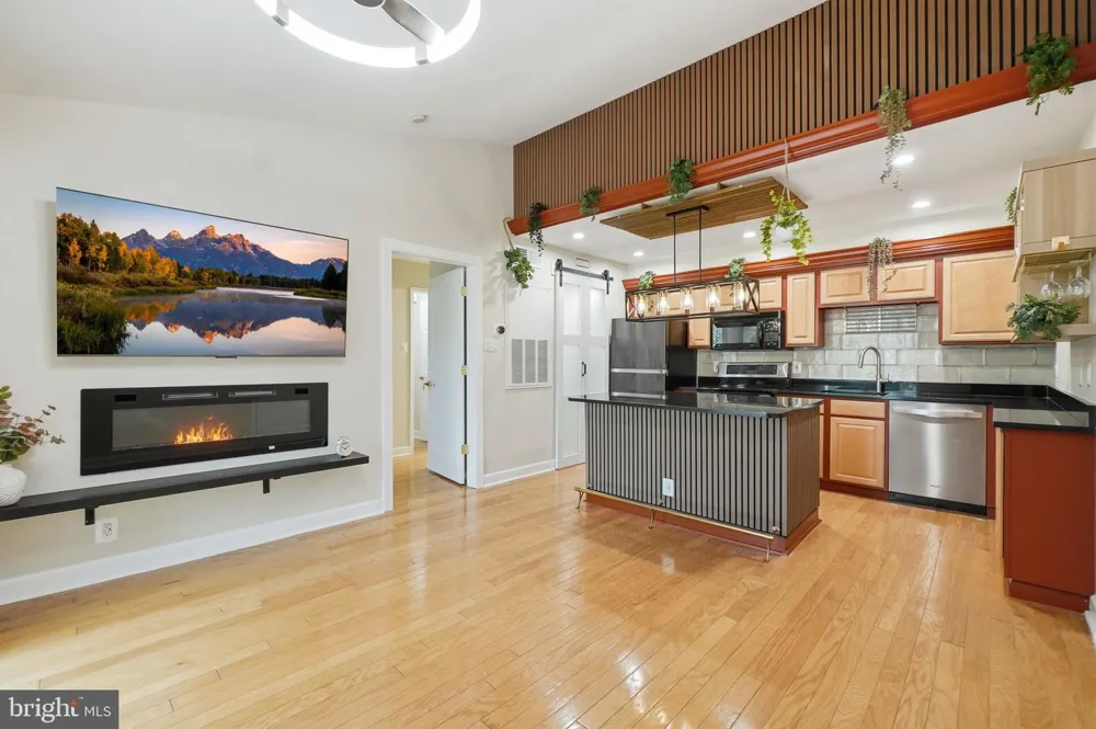 3310 WYNDHAM CIRCLE #313 Alexandria, VA 22302