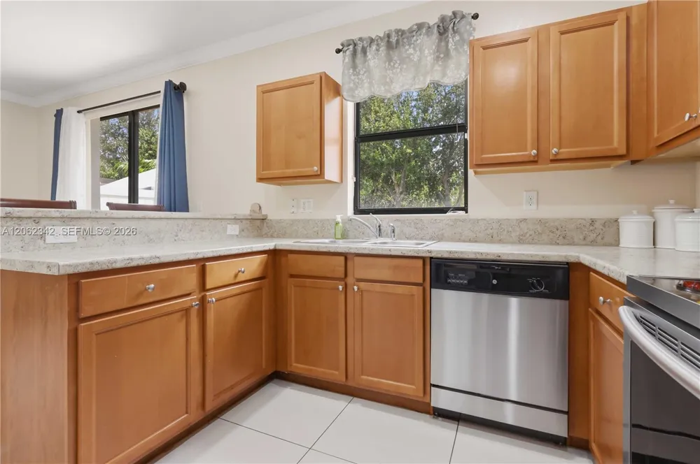 9033 W 33rd Avenue Hialeah, FL 33018