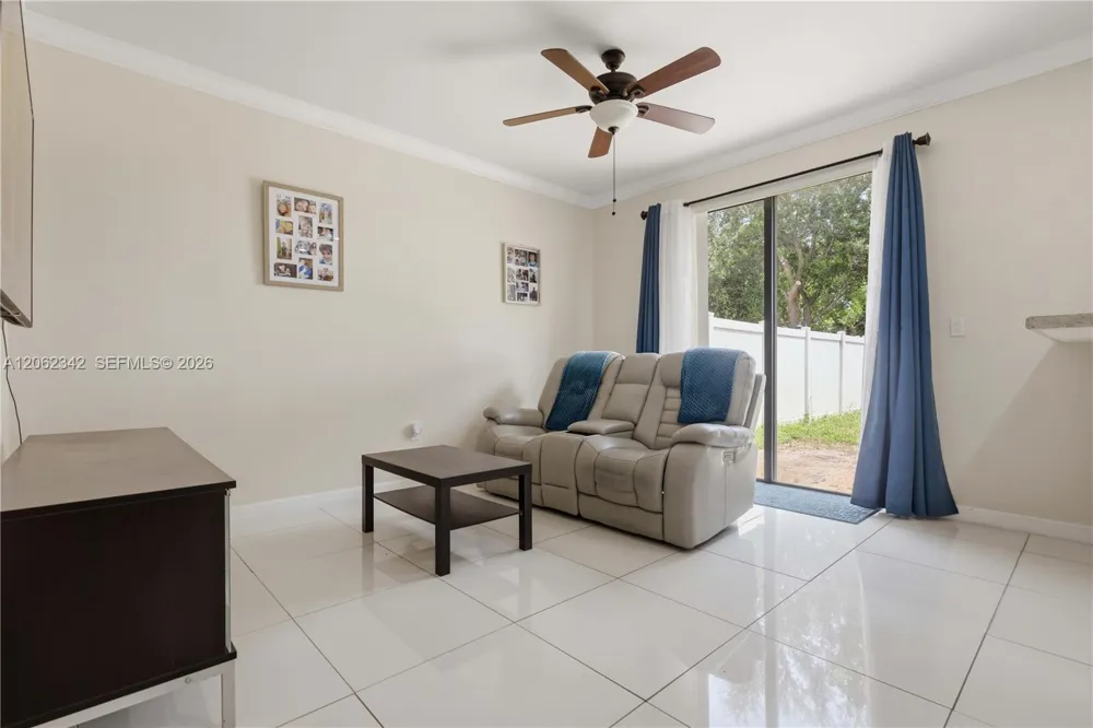 9033 W 33rd Avenue Hialeah, FL 33018