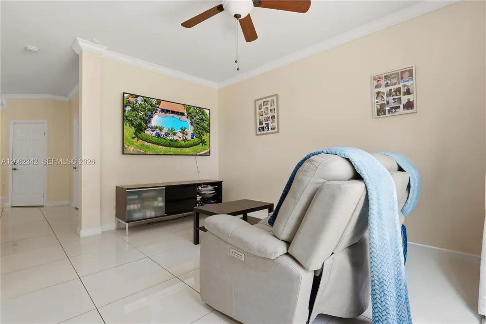 9033 W 33rd Avenue Hialeah, FL 33018