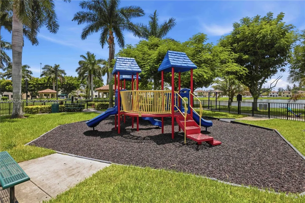 9033 W 33rd Avenue Hialeah, FL 33018
