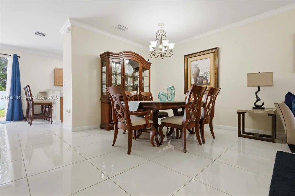 9033 W 33rd Avenue Hialeah, FL 33018
