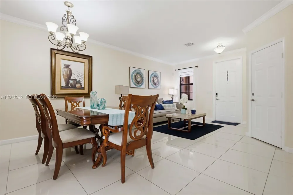 9033 W 33rd Avenue Hialeah, FL 33018