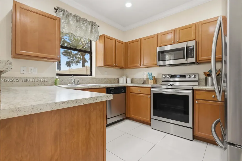 9033 W 33rd Avenue Hialeah, FL 33018