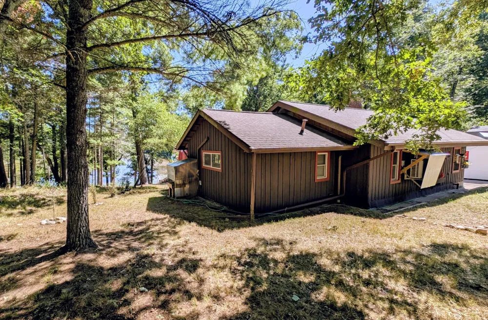1785 Schneider Lake Road Whitehall Township, MI 49461