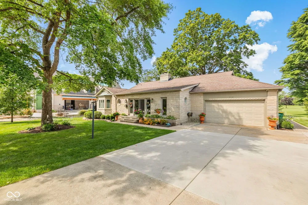 2218 Elmwood Drive Lebanon, IN 46052
