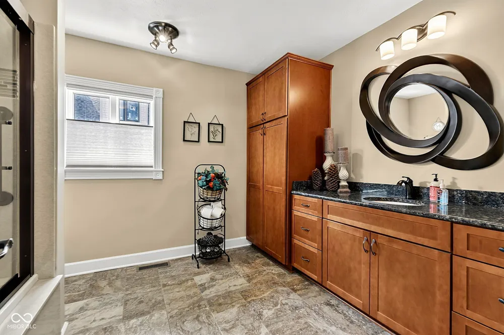 2218 Elmwood Drive Lebanon, IN 46052