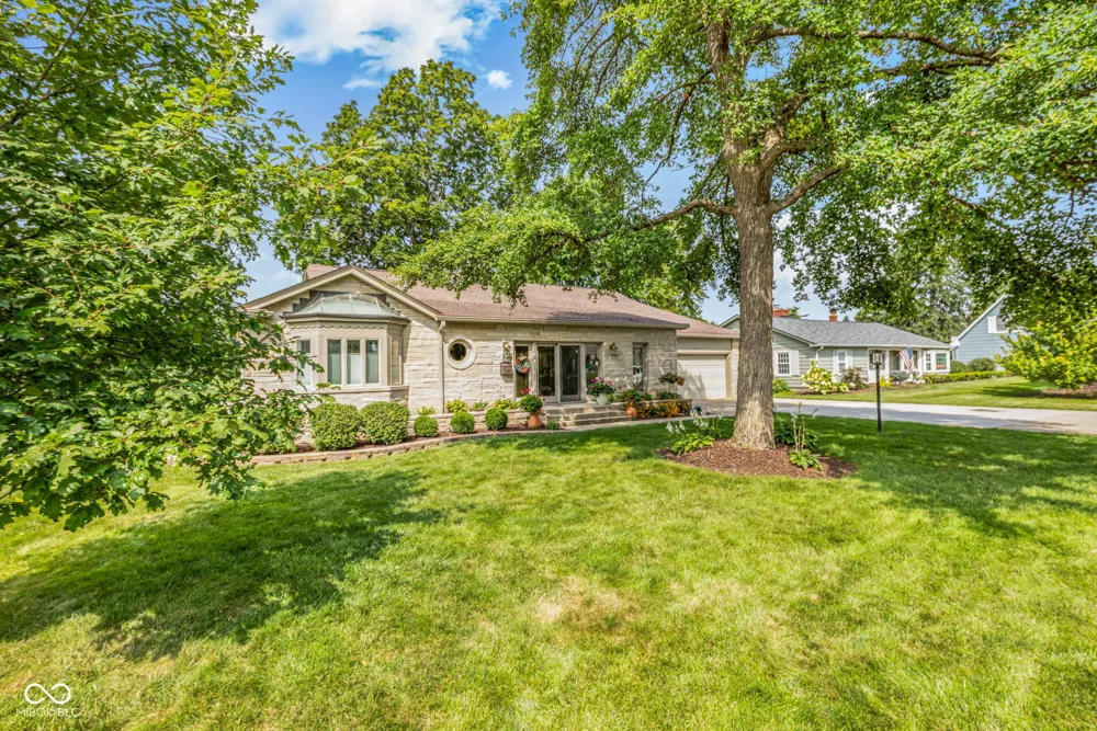 2218 Elmwood Drive Lebanon, IN 46052