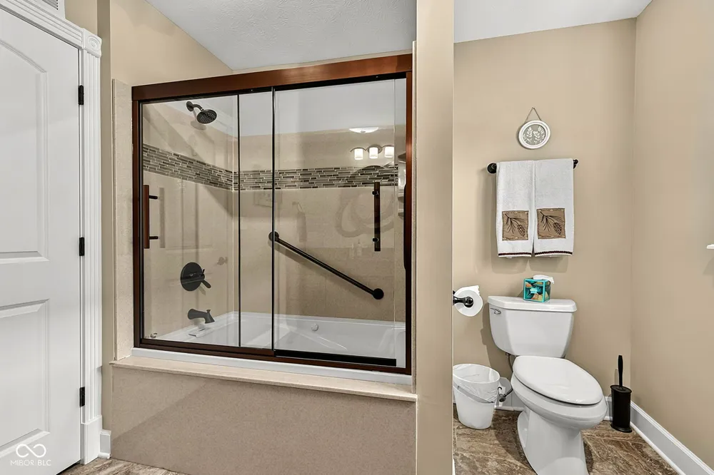 2218 Elmwood Drive Lebanon, IN 46052
