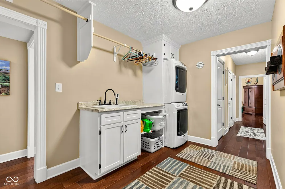 2218 Elmwood Drive Lebanon, IN 46052